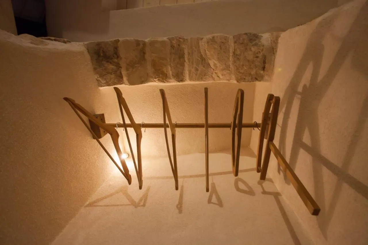 Case-Grotte Degli Avi, Esperienza Abitativa In Grotta Modica 0*,  Italy
