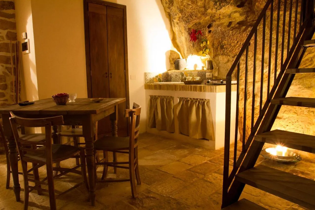 Apartment Case-Grotte Degli Avi, Esperienza Abitativa In Grotta Modica Italy