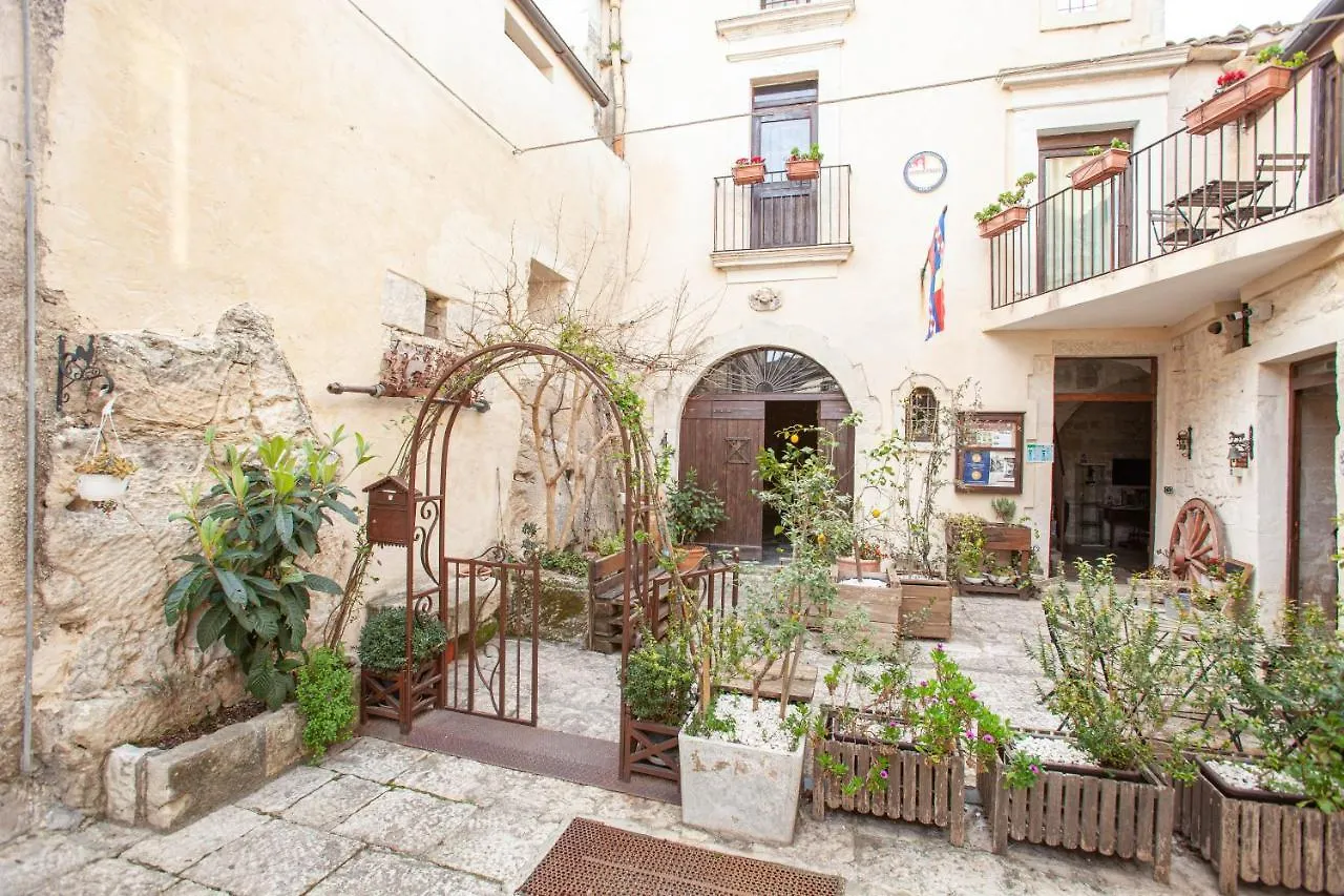 Apartment Case-Grotte Degli Avi, Esperienza Abitativa In Grotta Modica